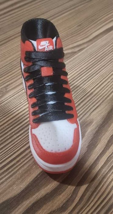 Figurka dekoracja w kształcie buta