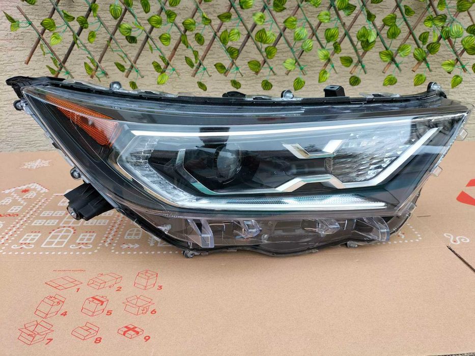 Фара Toyota RAV4 811100R160 USA 2019 2020 2021 2022 Оригінал США