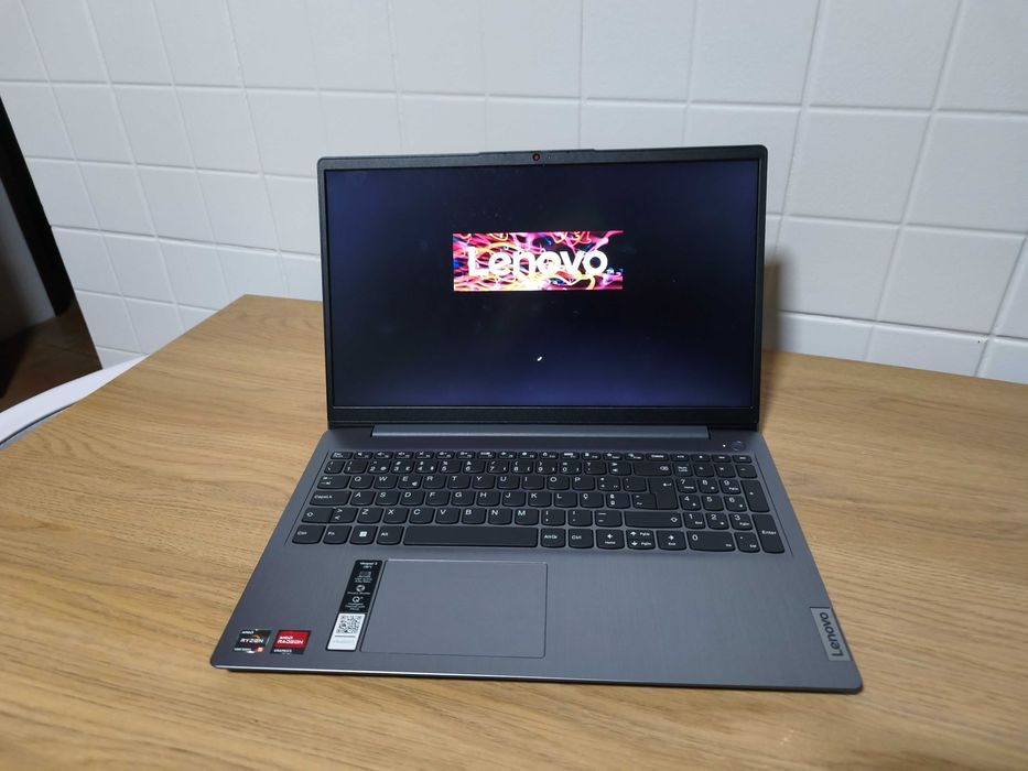 Portatil Lenovo 15"