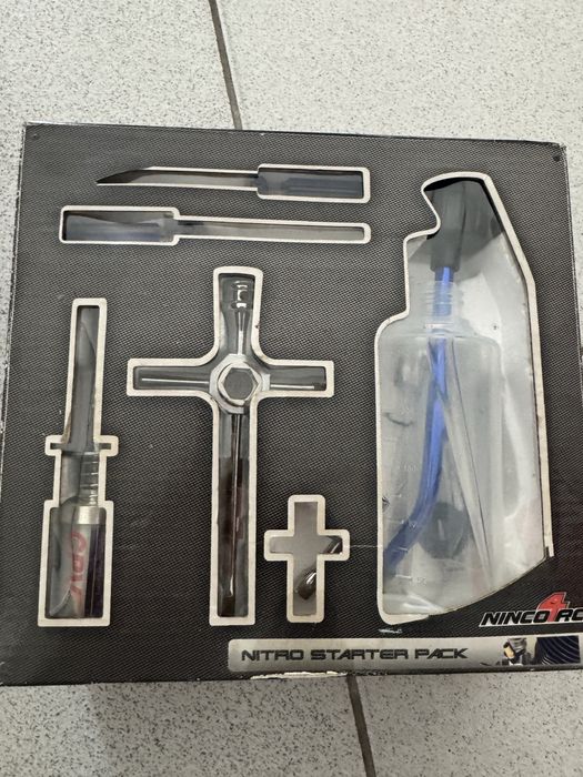 Jipe telecomandado a gasolina