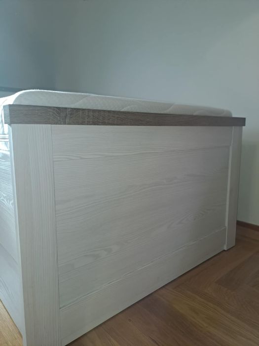 Łóżko jednoosobowe