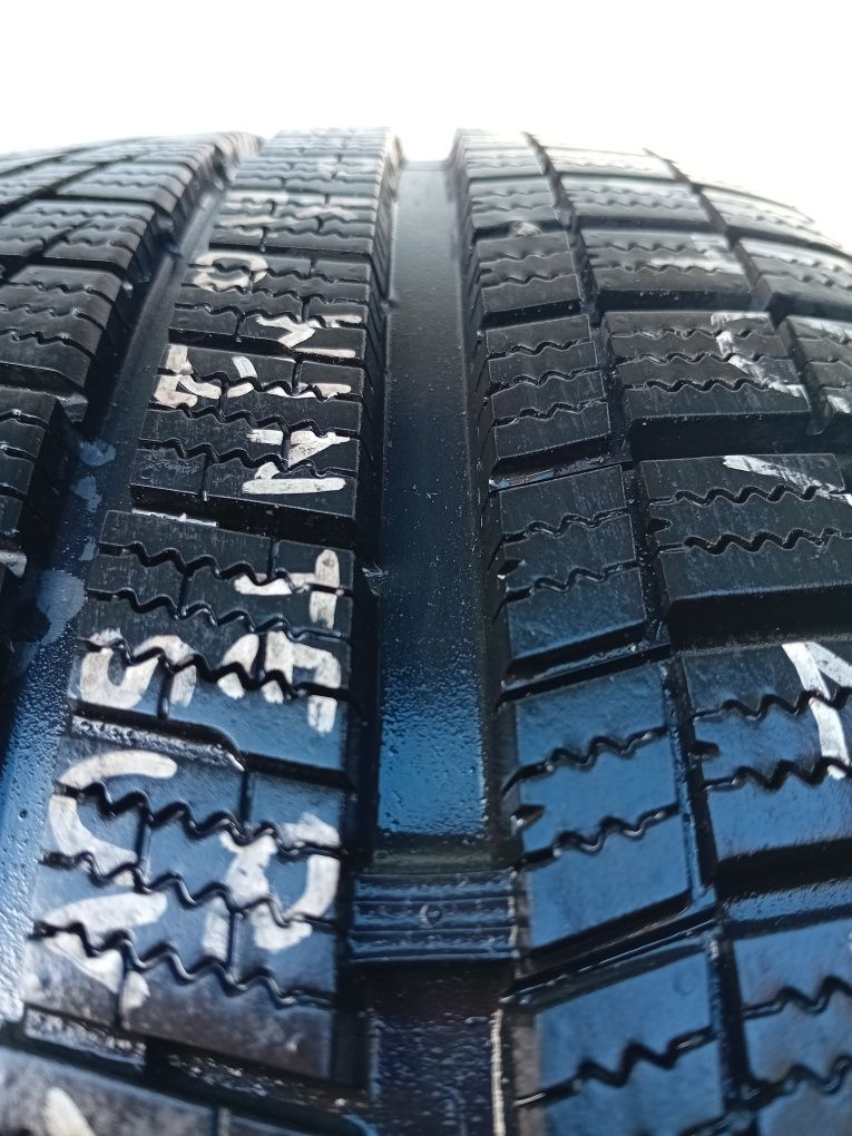 265/40/21 Hankook Opona Zimowa