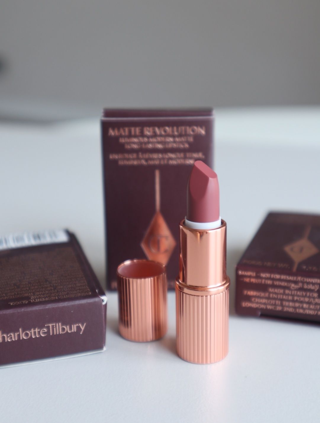 Помада Charlotte Tilbury Pillow Talk 2 medium 1,1 г
Відтінок Pillow Ta