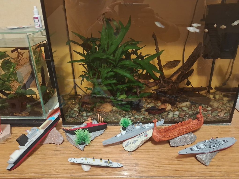 Декорації для акваріумів різні