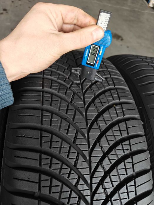 Всесезонка R17 225 55 легендарний GoodYear Vectot 4Season 24рік!