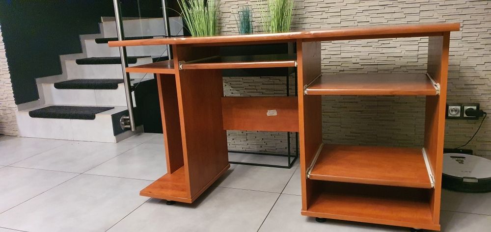 Oddam za darmo BIURKO