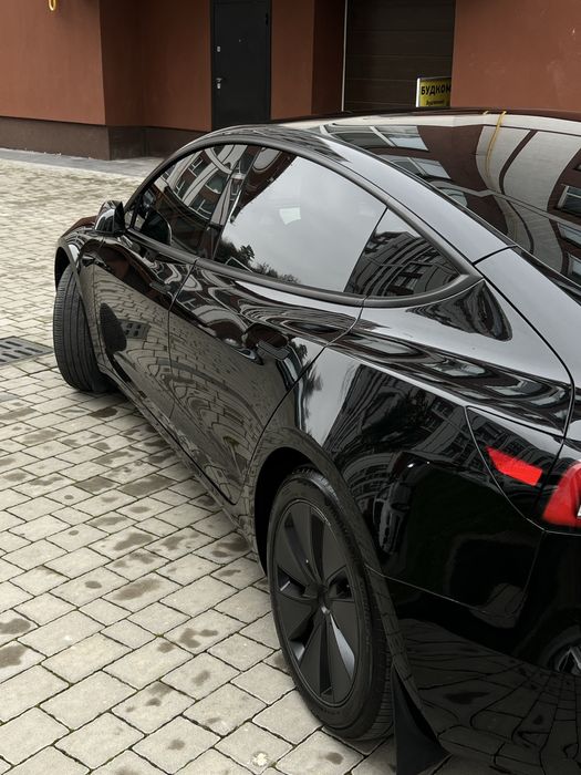 Tesla Model 3 2024 Highland