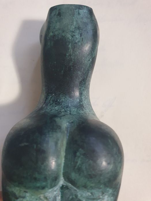 Escultura feminina de João Cutileiro