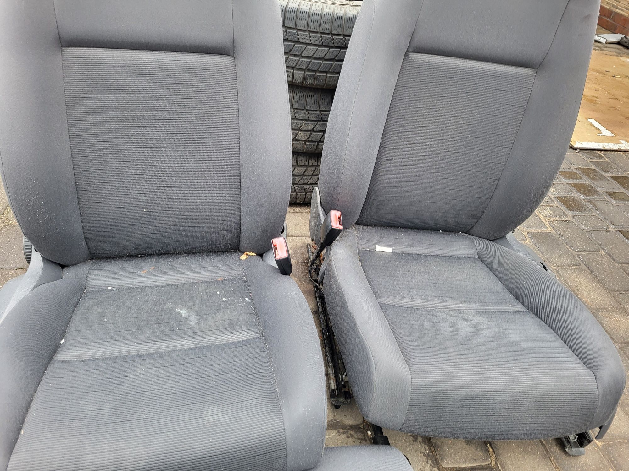 Fotele kanapa komplet vw golf 5 5d nie podarte