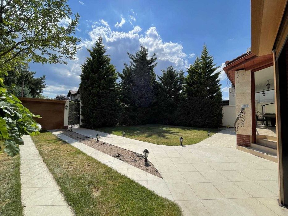 Аренда ХОЗЯЙСКОГО дома в Совиньоне-1 . Гараж.