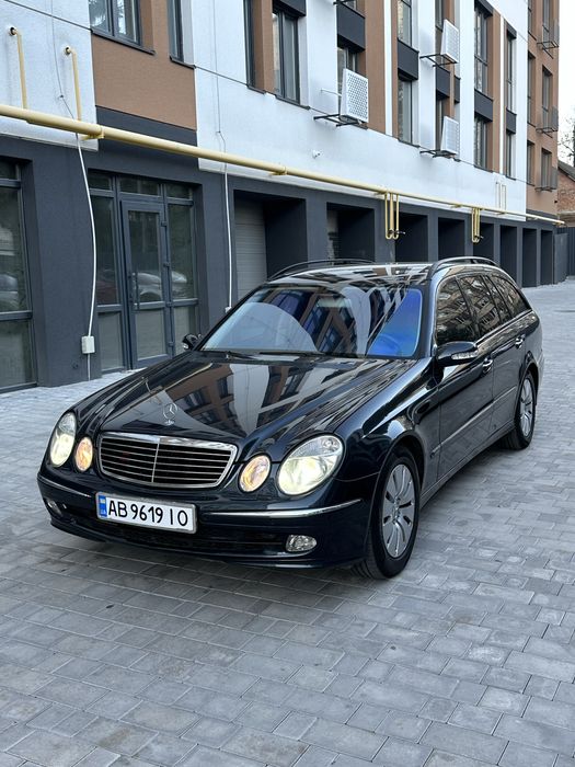 Mercedes-Benz E-Class 2004 рік W211 2.2 cdi Коробка Автомат