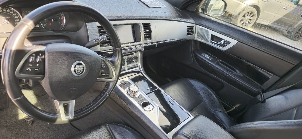 Jaguar xf 2.2d 160 000 klm blak edition R