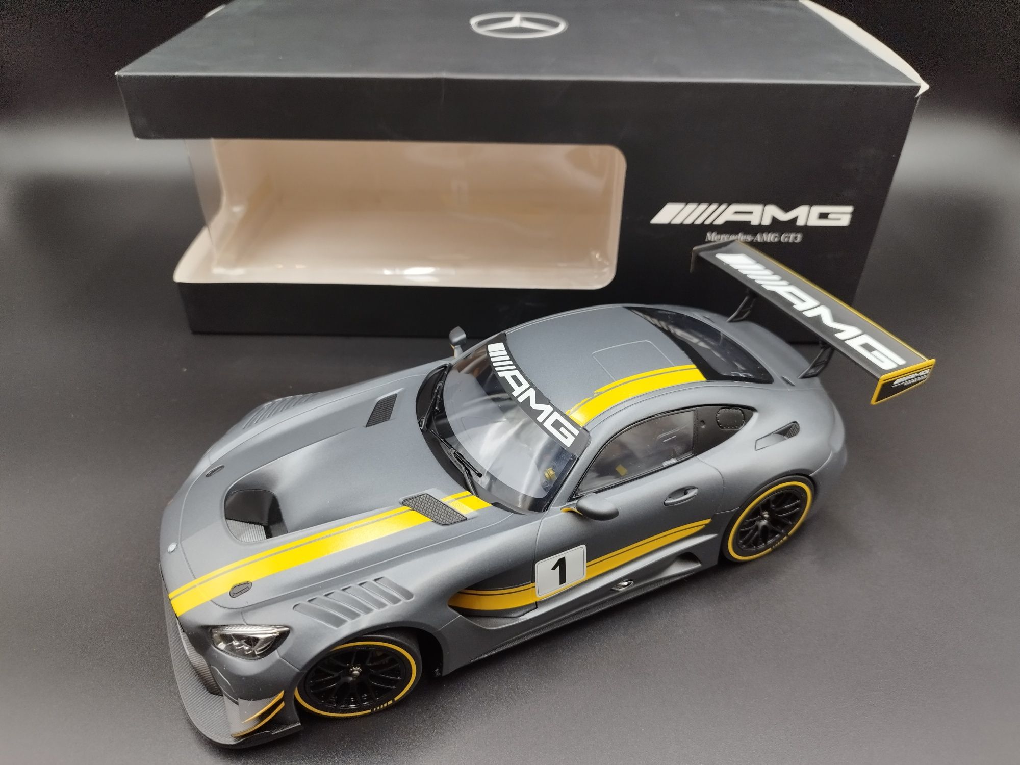 1:18 Norev Mercedes AMG-GT3 model