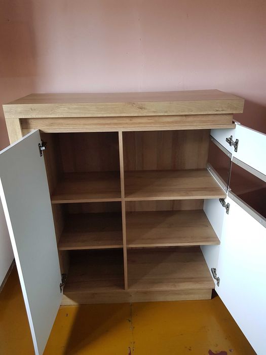 Komoda/witryna LYON z podświetleniem LED