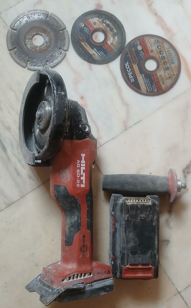 Vendo 5 máquinas de construção civil Hilti