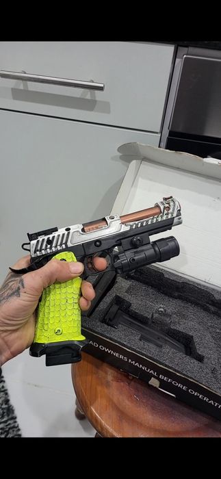 Vendo pistola airsoft combat master 5.1