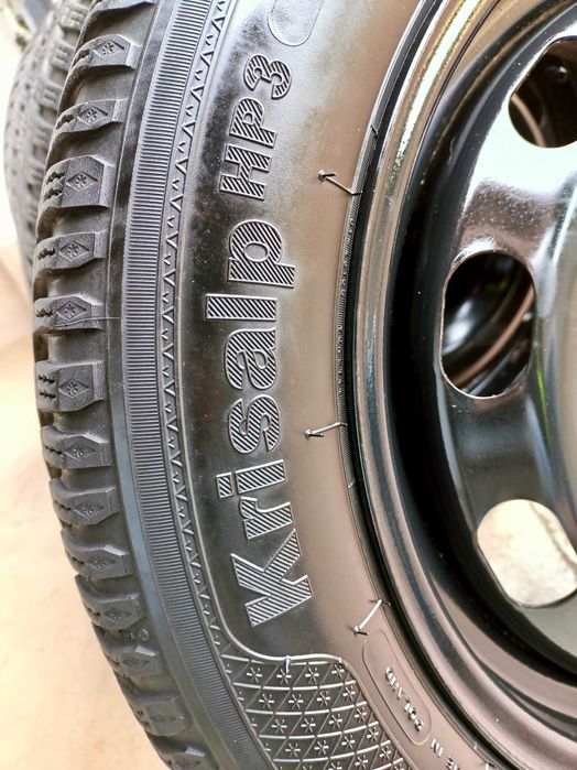 Sprzedam komplet kół 185/60/R15 pasują Seat, Skoda, VW.