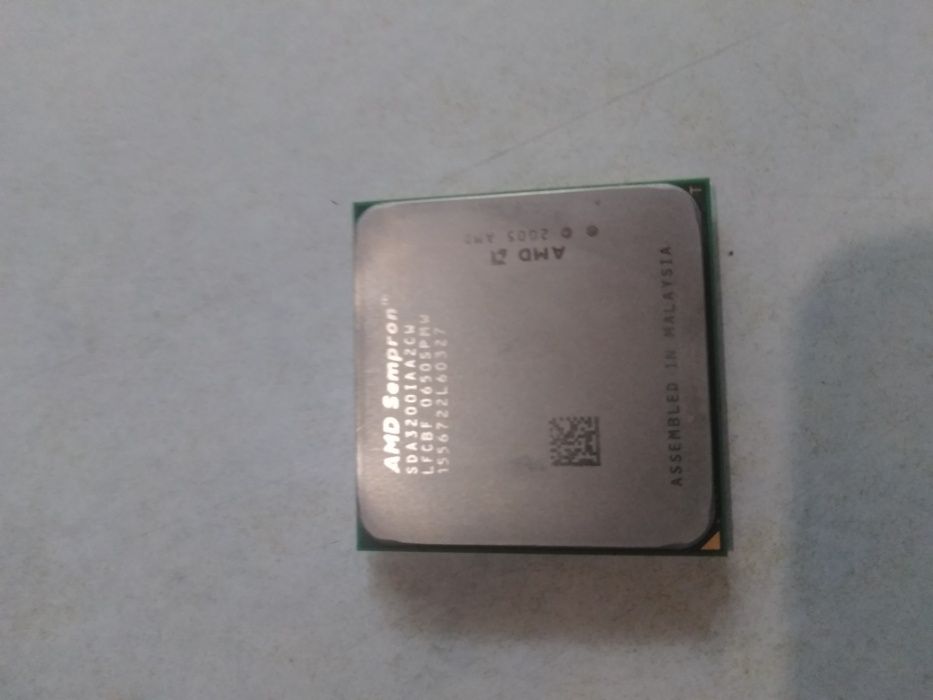 Процессоры AMD Sempron SDA 3200 и Intel® Celeron® D 331