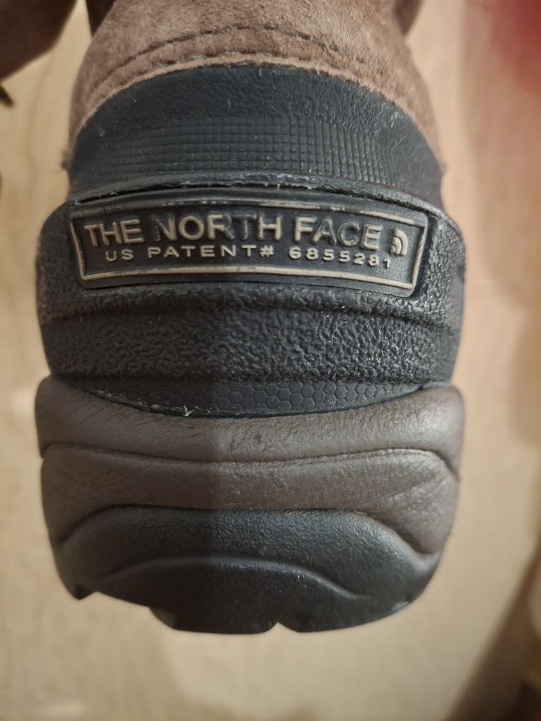 Якісні черевики The North Face Chilkat.