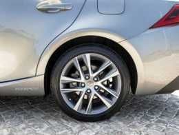 LEXUS IS300H impecavelmente estimado e com poucos KM