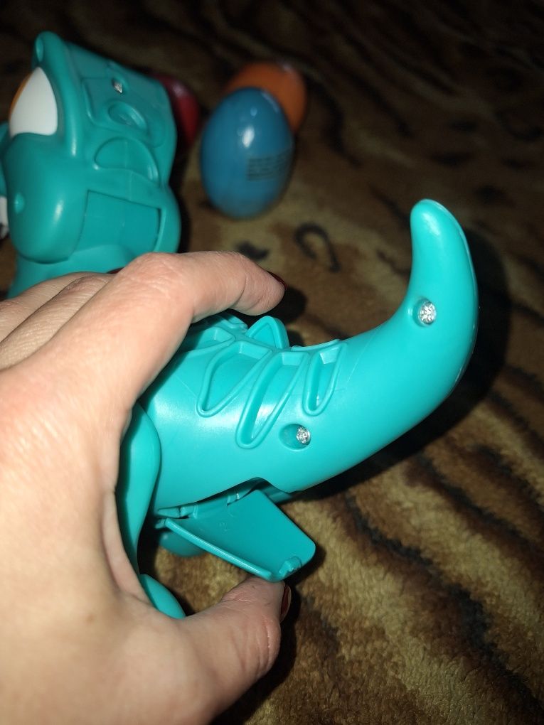 Іграшка динозавр від Play Doh