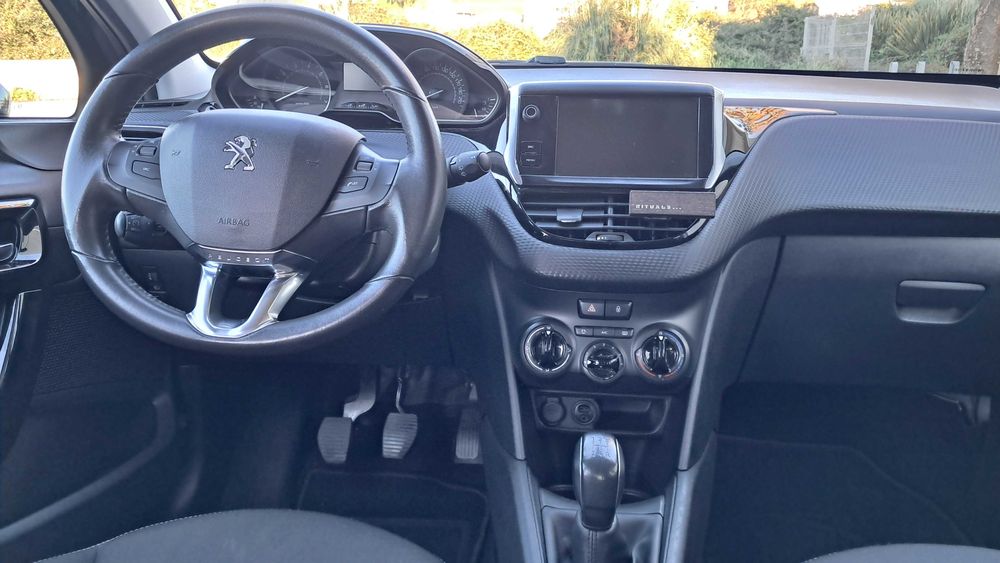 Peugeot 208 1.2 PureTech  STYLE