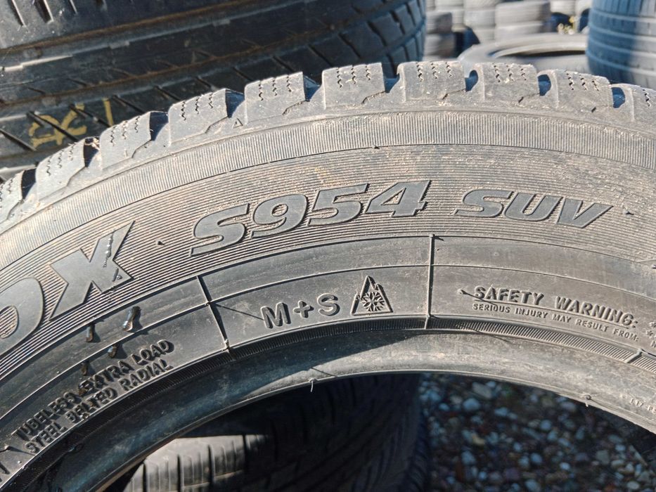 Opona używana 225/65R17 Toyo Snowprox S954 SUV 1szt.