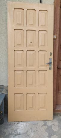 Двері дверне полотно дерев'яні