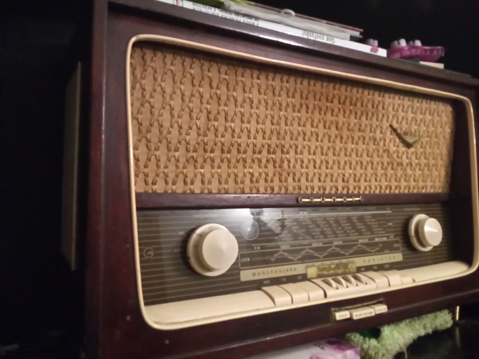 Rádio muito antigo