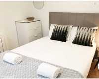 668052 - Quarto com cama de casal em apartamento com 5 quartos