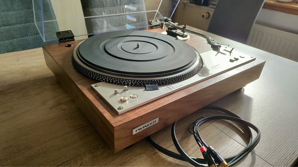 Gramofon Pioneer PL-530