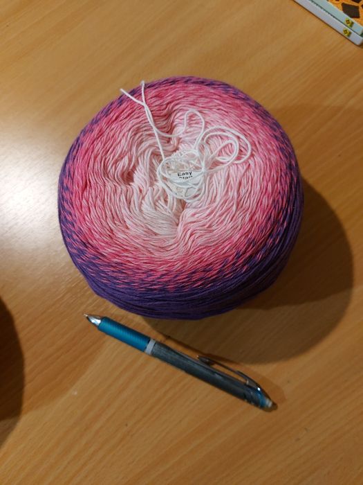 Włóczka Hobbii, motek 250 g - biel, róż, fiolet