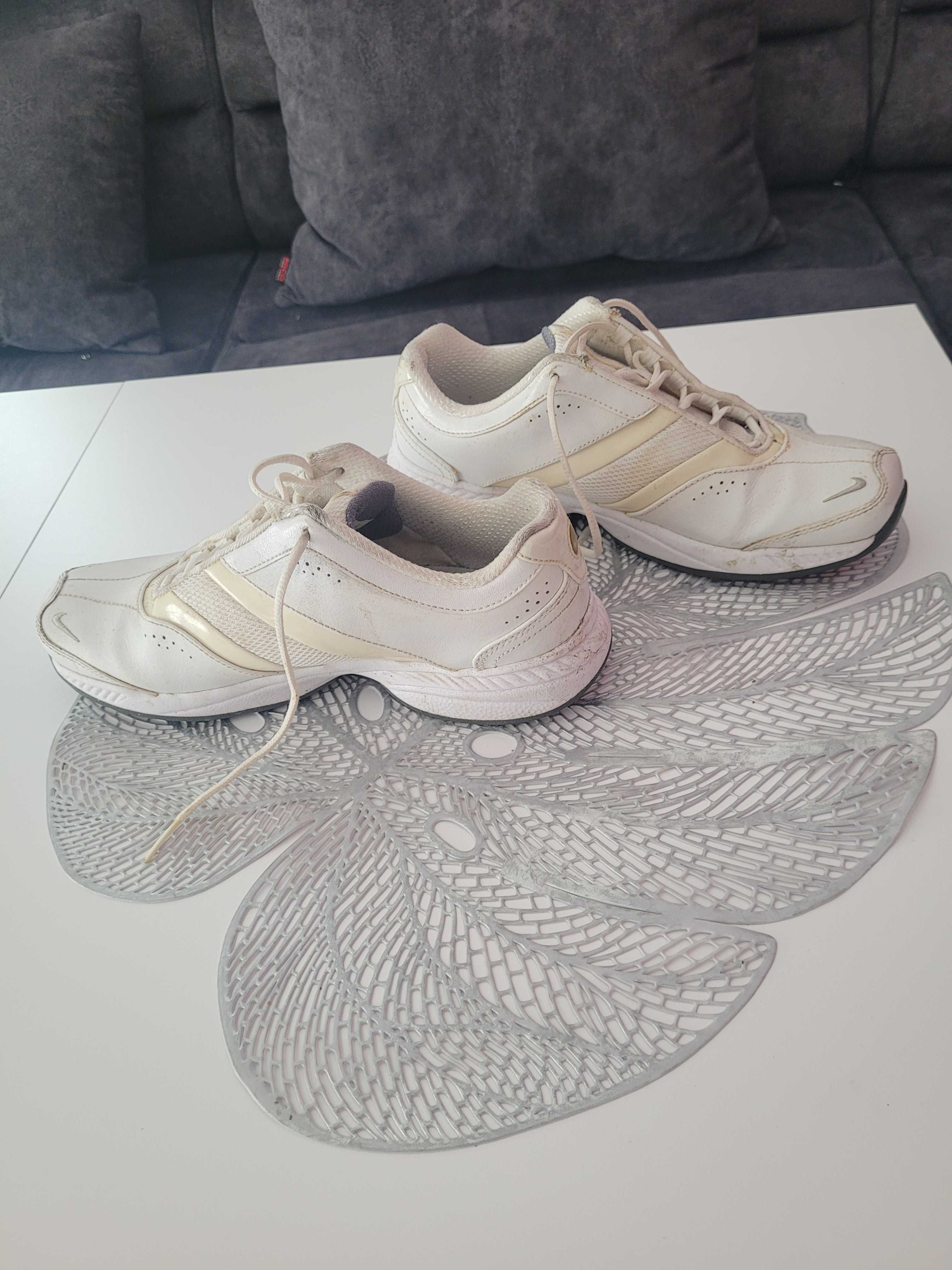 Adidasy Nike 38 białe
