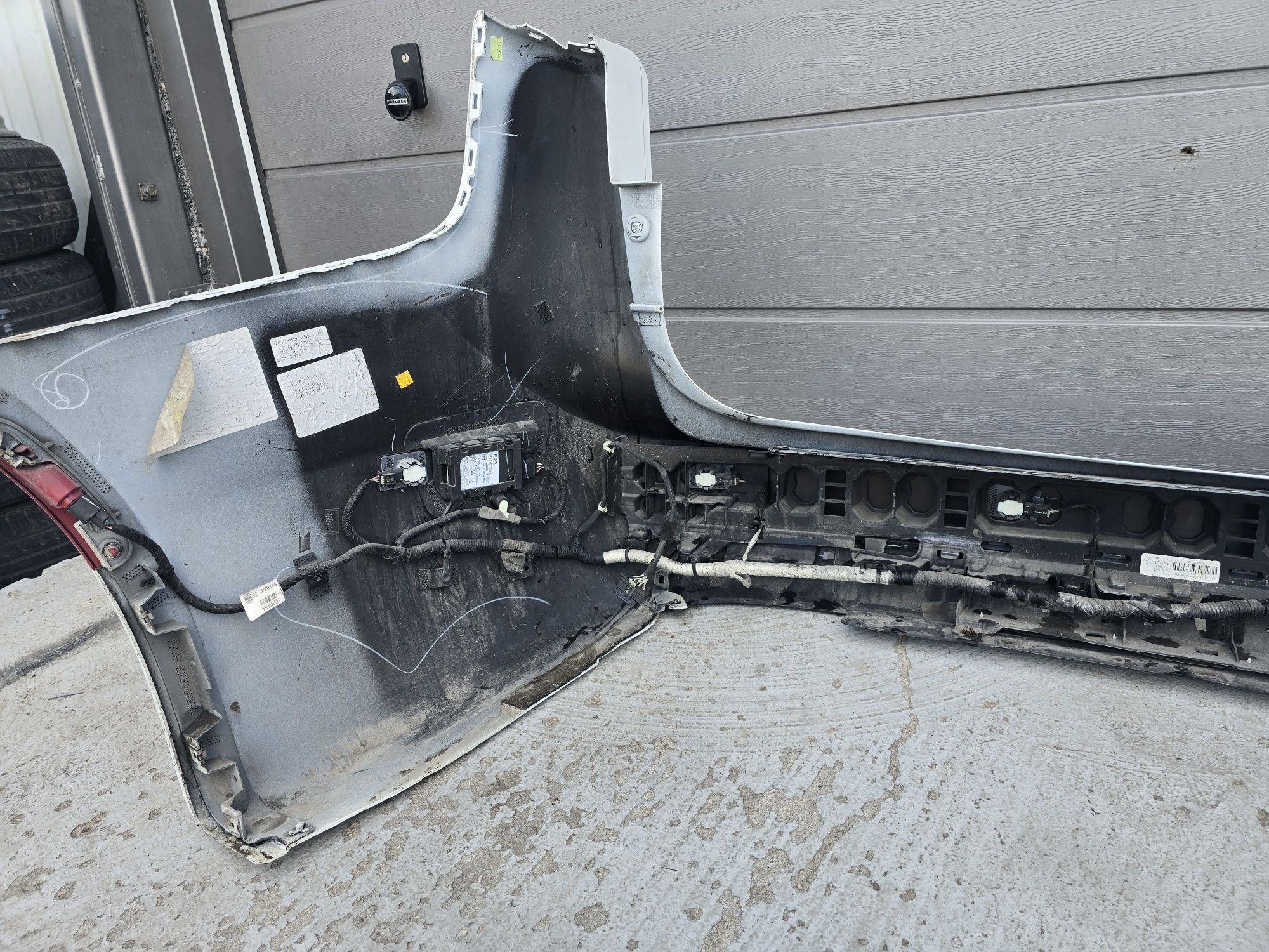 Chrysler Pacifica 17-20r Zderzak Tylny PW7 na 6 PDC