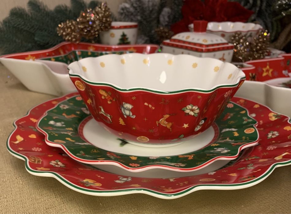 Набір посуду, посуд новорічний, чашки, тарілки, блюдо, сахарница