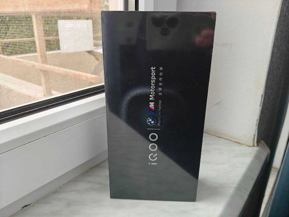 Vivo Iqoo 13, 12/256 (black)