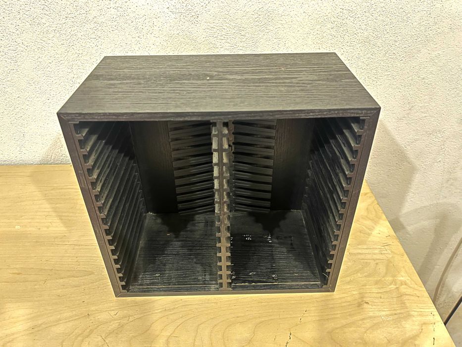 Porta CD castanho escuro