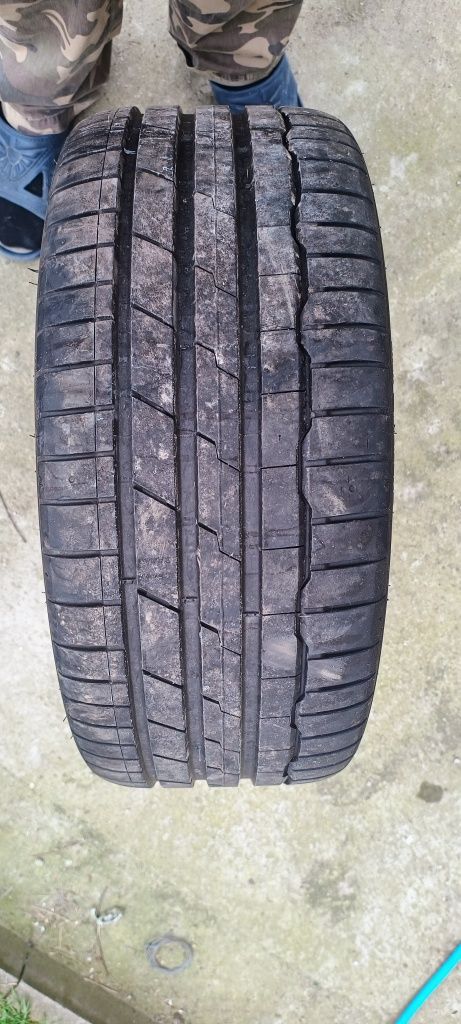 Opony letnie hankook Ventus s1 evo3 jak nowe 235/30/20"