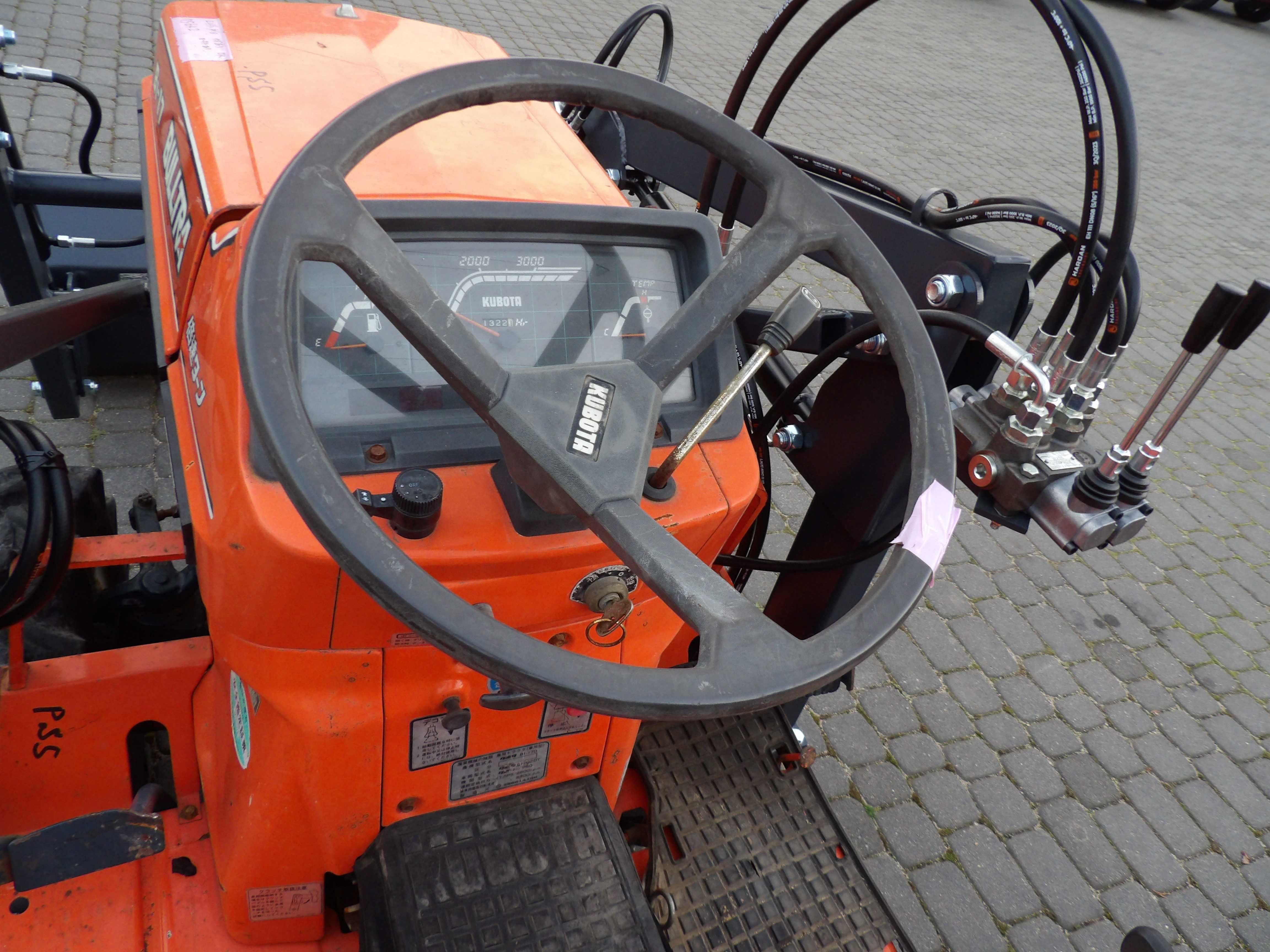 Kubota Bultra B1-17  17 KM 4x4 Tur mini ładowarka traktorek