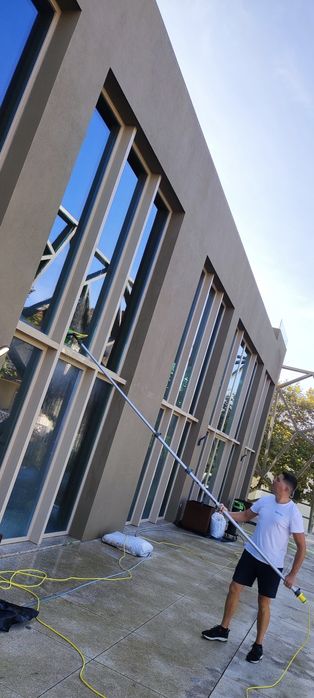 Limpeza de vidros até 8 metros de altura