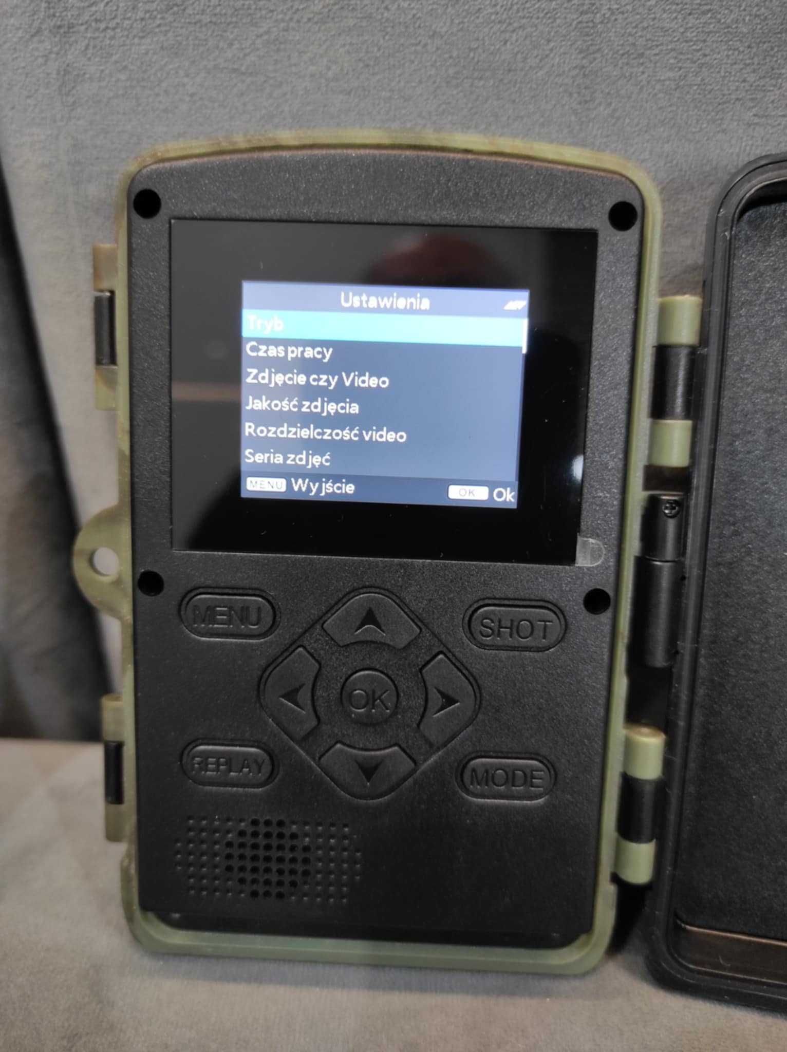 Kamera leśna fotopułapka 4MP z wyświetlaczem 2cale. Menu polskie