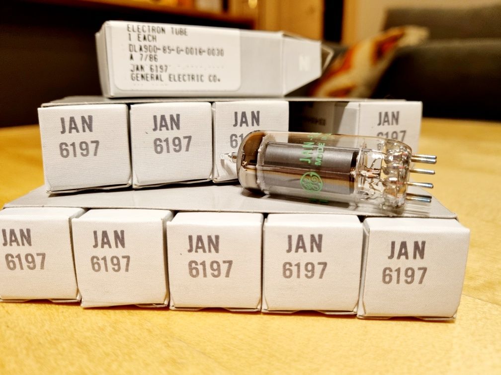 Jan-6197 GE LAMPY MOCY  LEBEN CS300F Kwarta