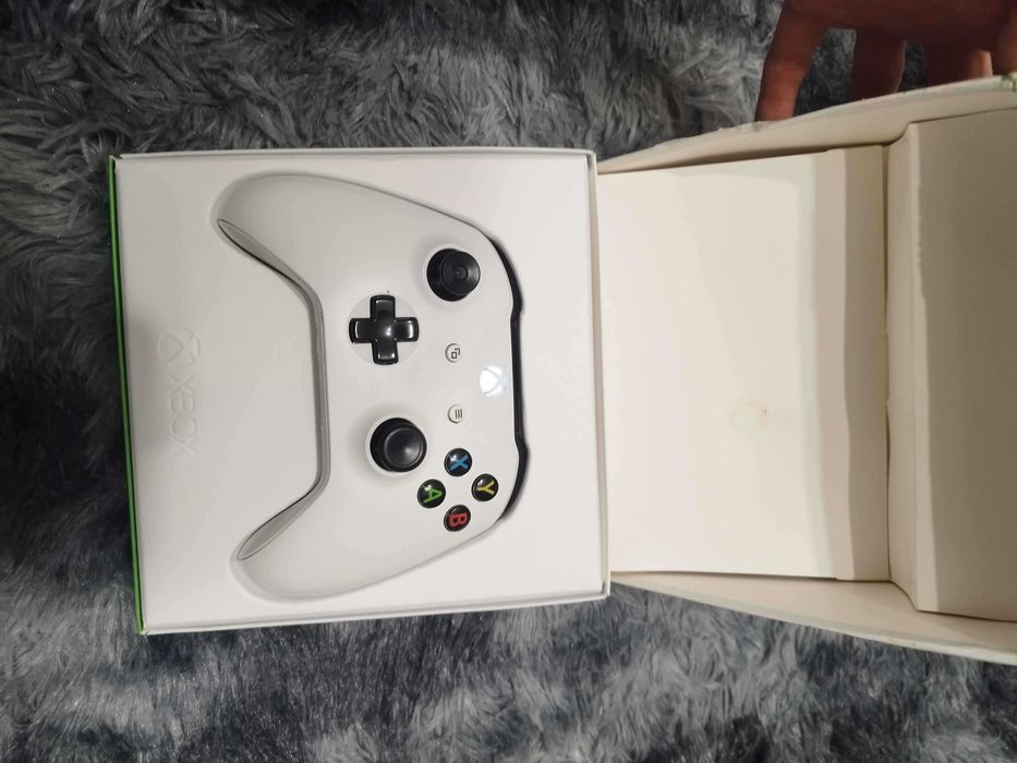 Bezprzewodowy pad Xbox One / Series X|S – biały
