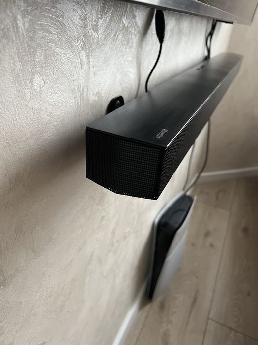 Саундбар Samsung HW-B650D/UA Сабвуфер