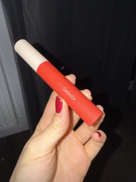 Rare Beauty – Matte Lip Cream “Inspire” 3.9 ml