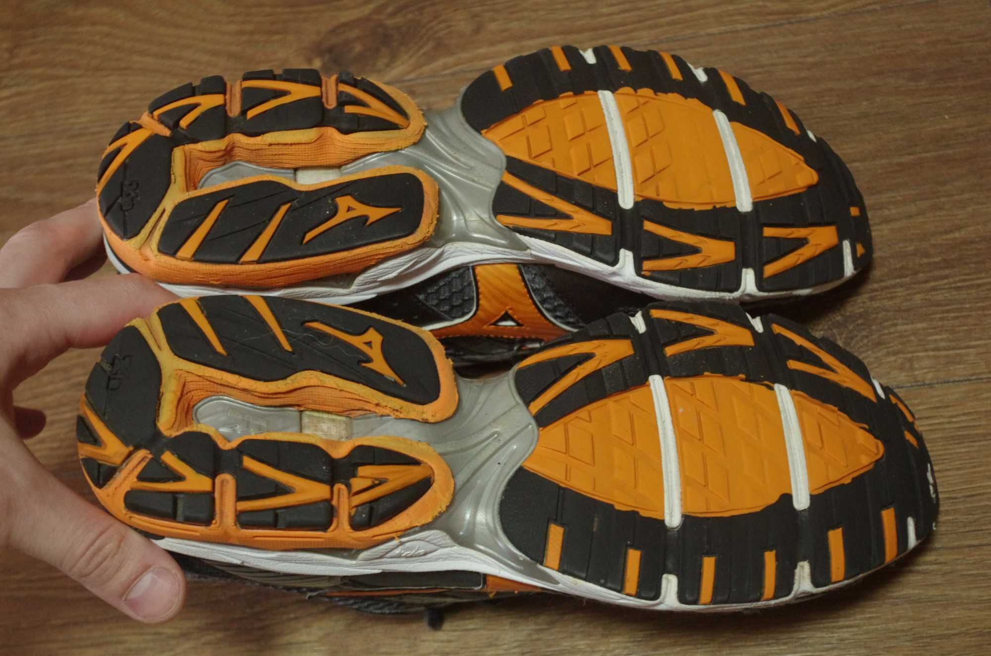 Кроссовки Mizuno Wave Legend оригінал 43 розмір бігові