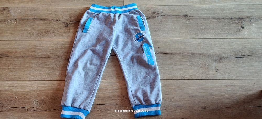 Spodnie dresowe chłopięce 98