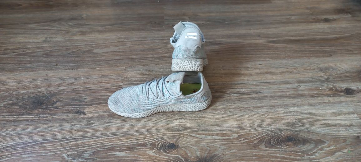 Adidas Pharrell Williams 41 1/3