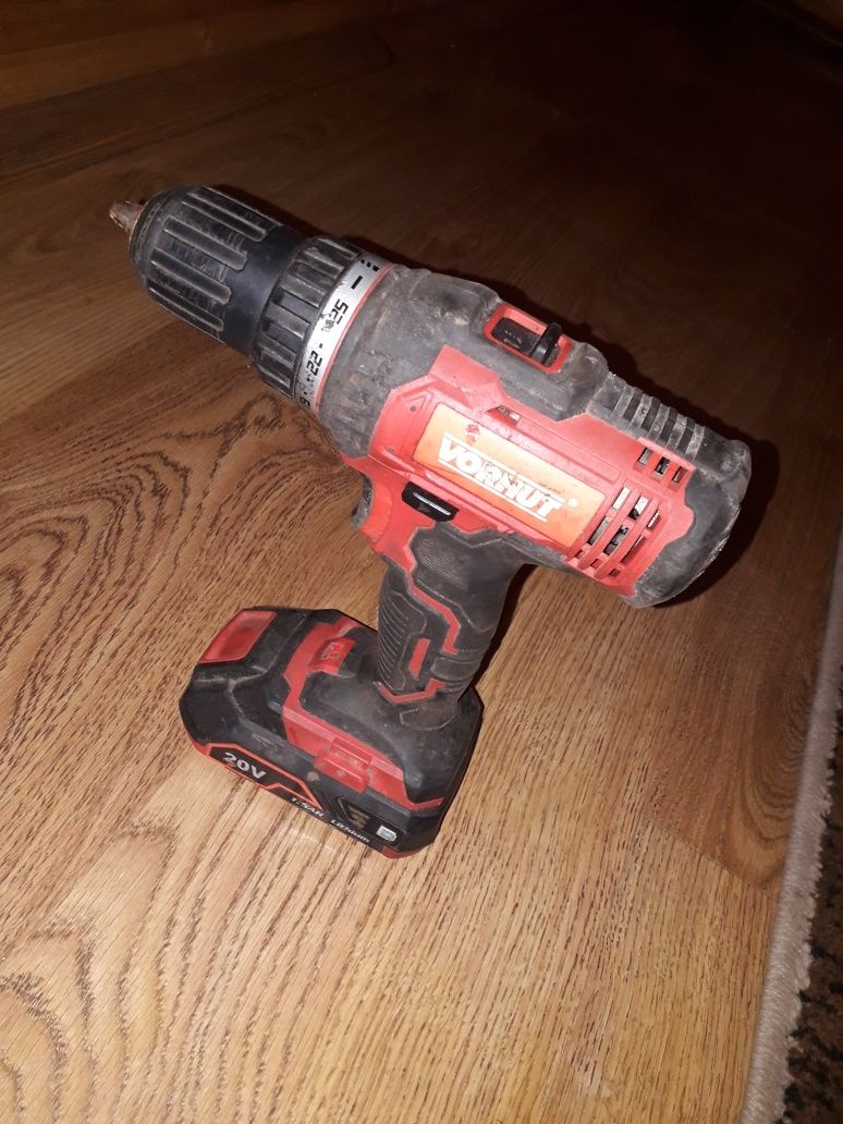 дрель акамуляторна VORHUT 20V