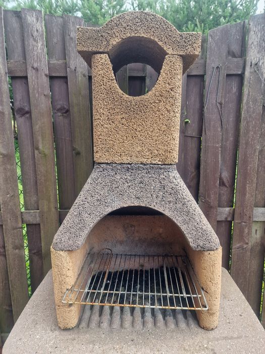Grill betonowy używany
-G . . o